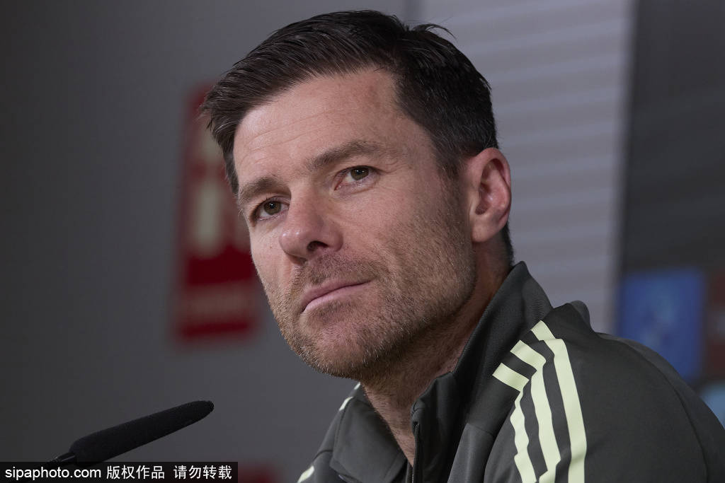 官宣！阿拉巴将离开皇马，从5500万暴跌至400万，昔日拜仁铁卫黯然收场