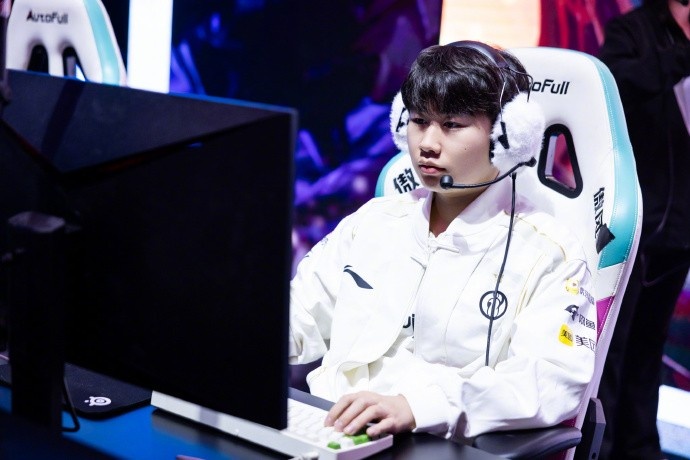 IG发布对阵LNG赛前返图:新年第一战,加油!