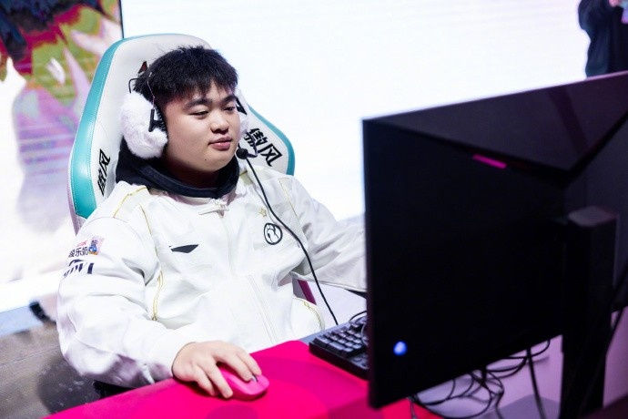 IG发布对阵LNG赛前返图:新年第一战,加油!